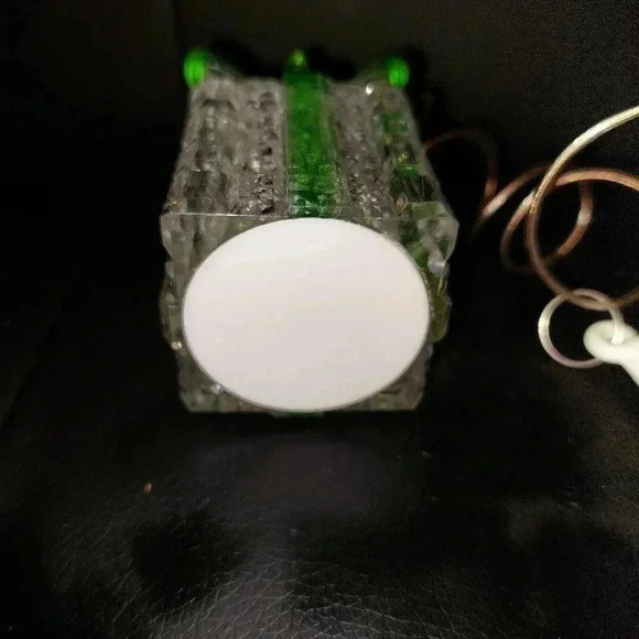 13Acrylic Gift Box Christmas light up Ornaments battery operated. Red and Green - Picture 12 of 16